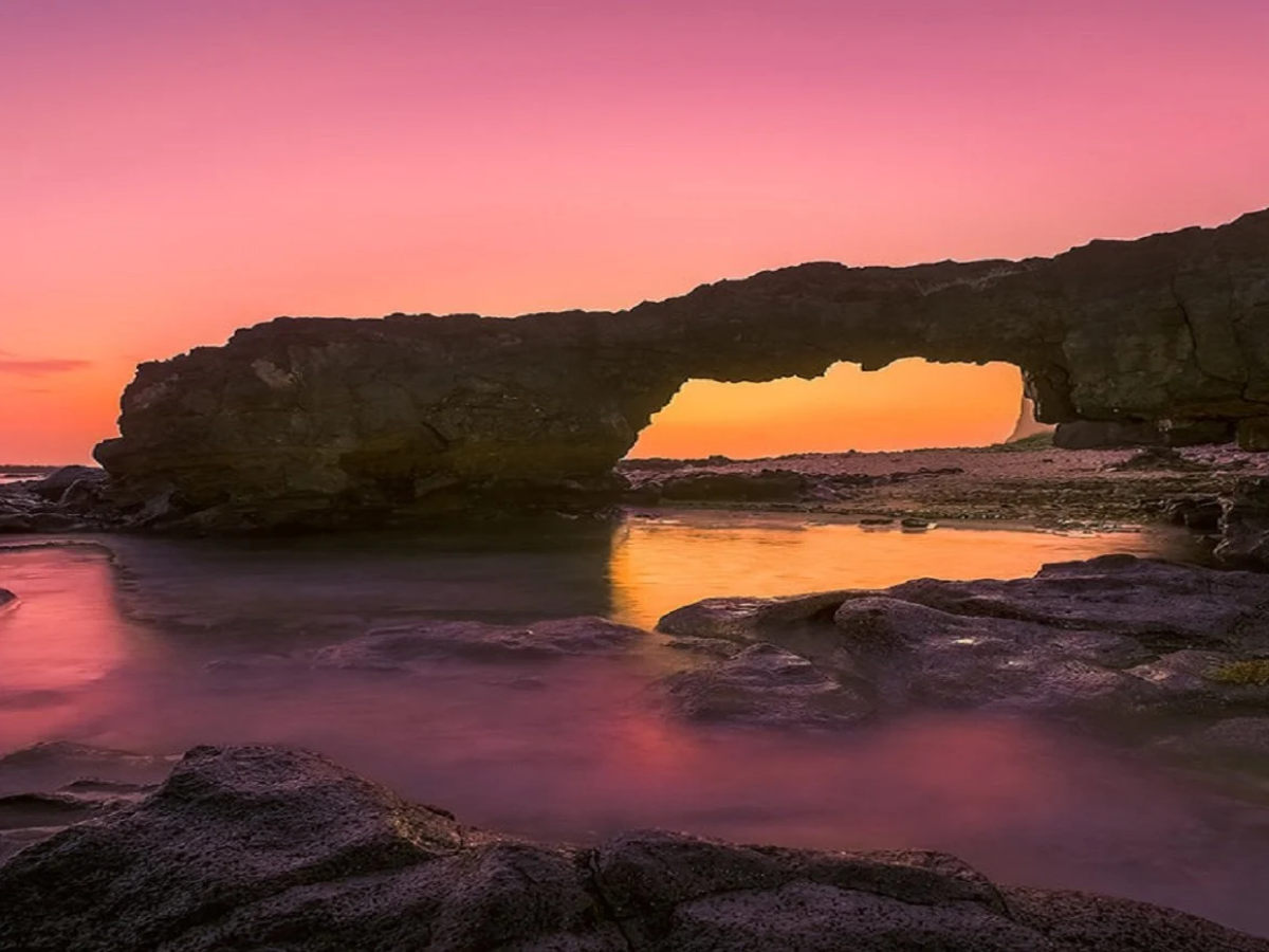 Khung cảnh hoàng hôn tại biển đảo Lý Sơn.