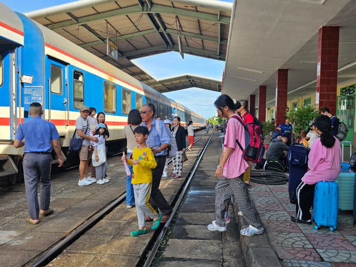 Tàu hỏa là phương tiện được nhiều gia đình lựa chọn khi du lịch đến Đà Nẵng.