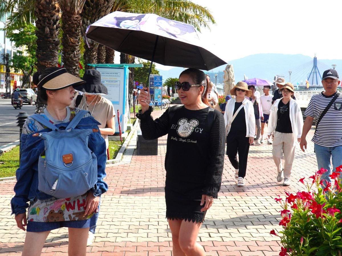 Thời tiết nắng ráo tạo điều kiện thuận lợi cho du khách khám phá Đà Nẵng.