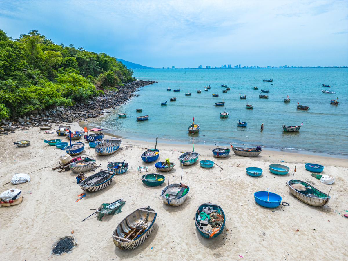 Khung cảnh làng chài tại biển Đà Nẵng xinh đẹp