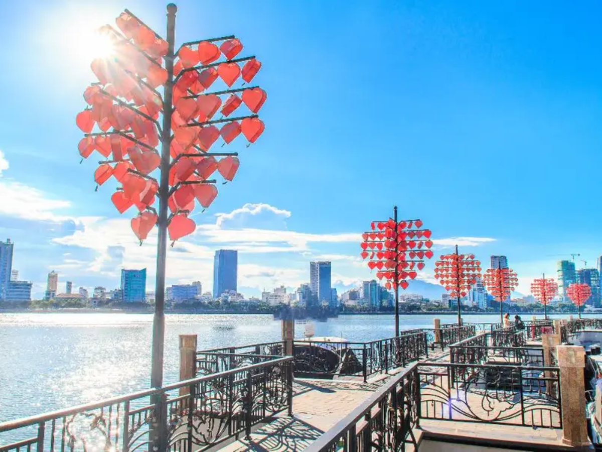 Cầu khóa tình yêu trở thành biểu tượng của Đà Nẵng