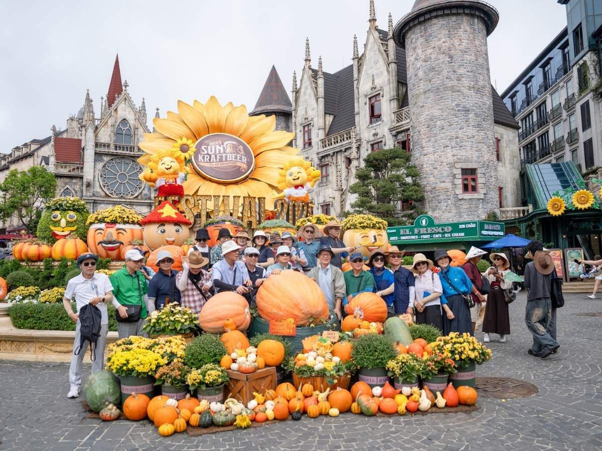 Sau khi tham quan Sun World Ba Na Hills, bạn có thể ghé mua mực rim me về làm quà
