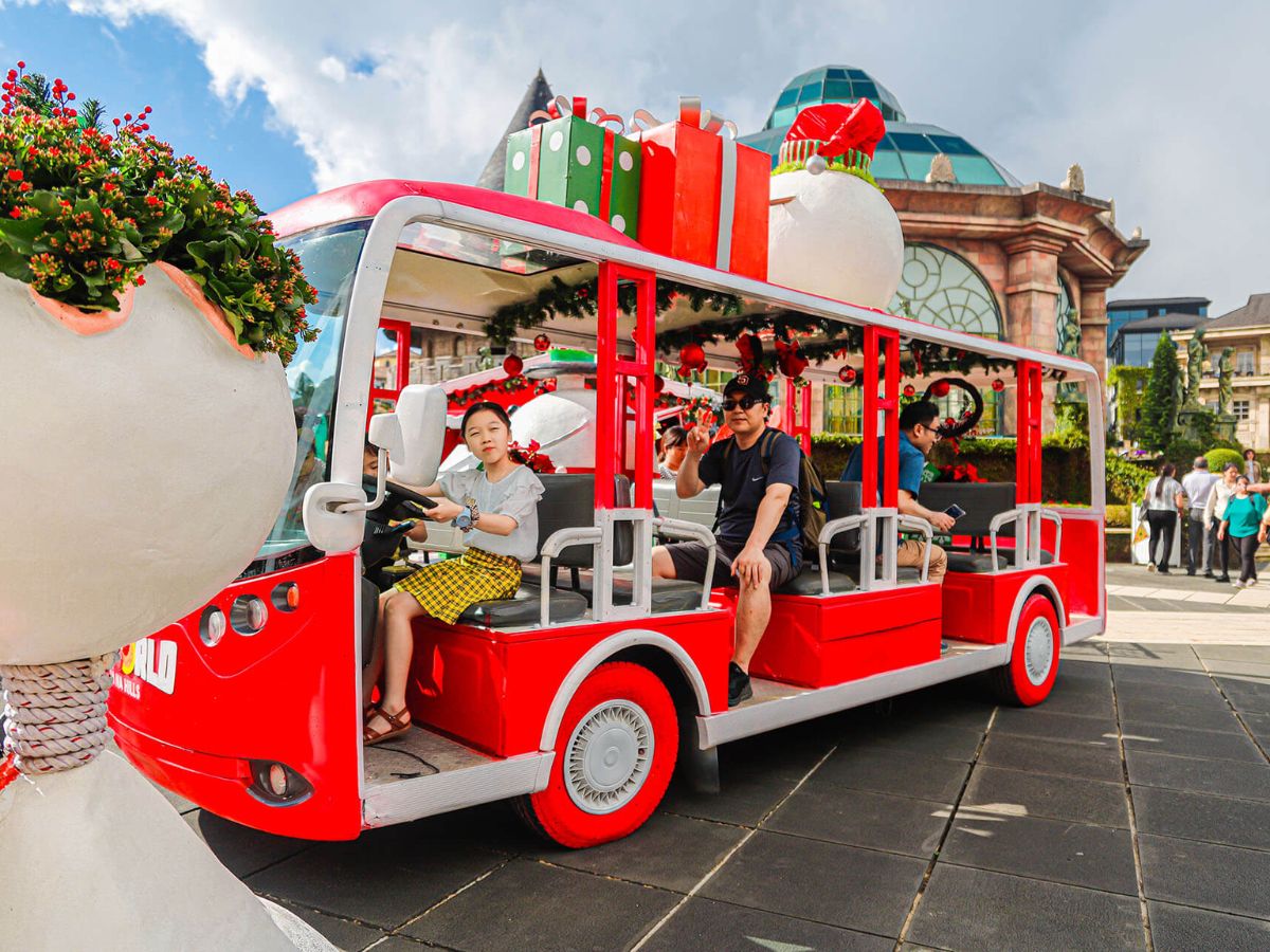 Tại Sun World Ba Na Hills được trang hàng rực rỡ với nhiều góc check in sống ảo dịp Giáng sinh