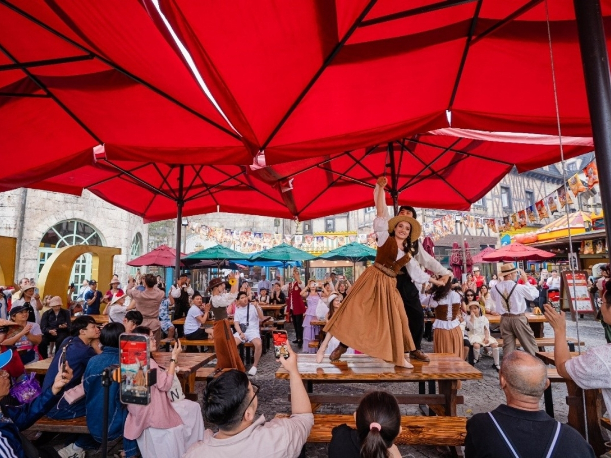 Không khí lễ hội náo nhiệt tại Bà Nà Hills