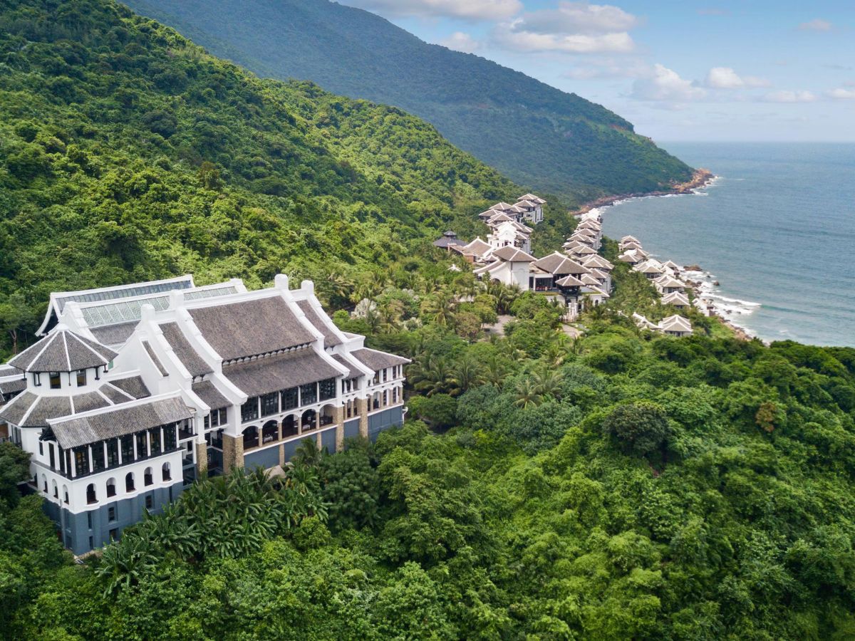 InterContinental Danang Sun Peninsula Resort ở giữa núi rừng Sơn Trà