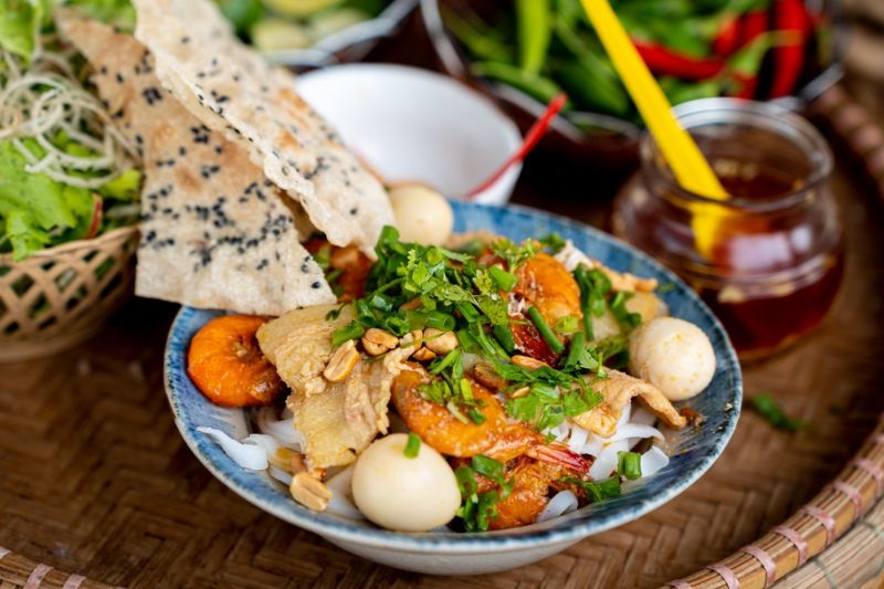 Đặc sản mì quảng tại Đà Nẵng hấp dẫn du khách.