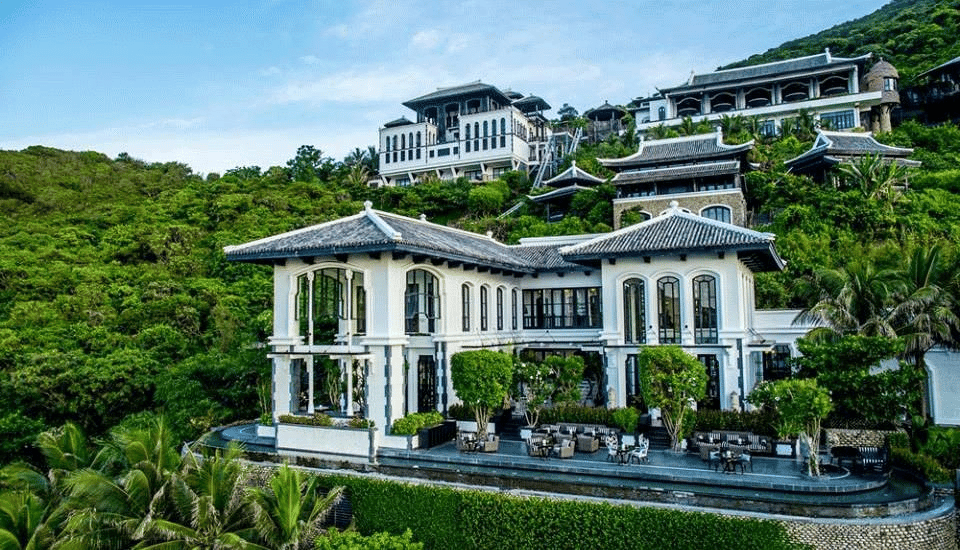 InterContinental Danang Sun Peninsula Resort mang đến trải nghiệm nghỉ dưỡng cao cấp cho du khách.