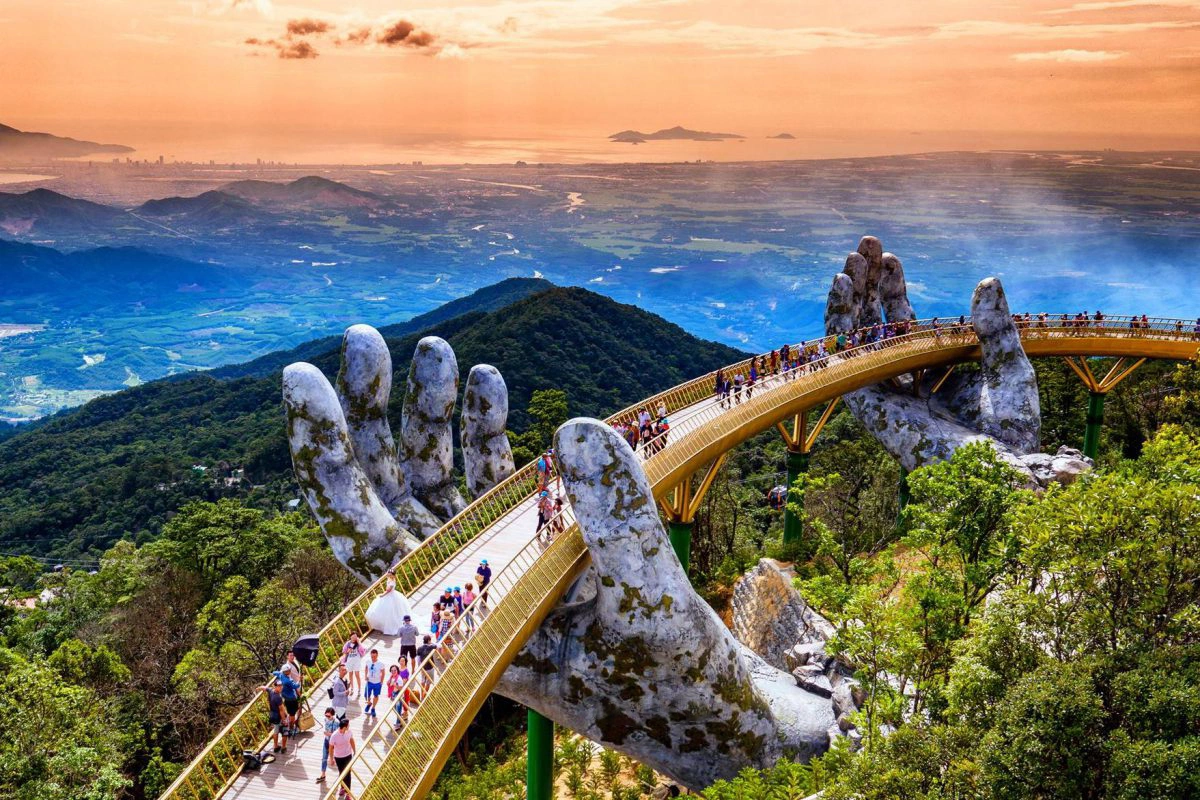 Sun World Ba Na Hills là điểm thăm quan được nhiều du khách ghé tới vào mỗi dịp Tết.