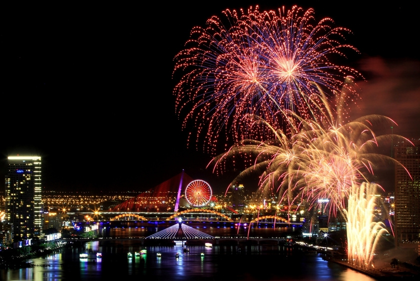 Không khí lễ hội đầu năm mới tại Đà Nẵng.