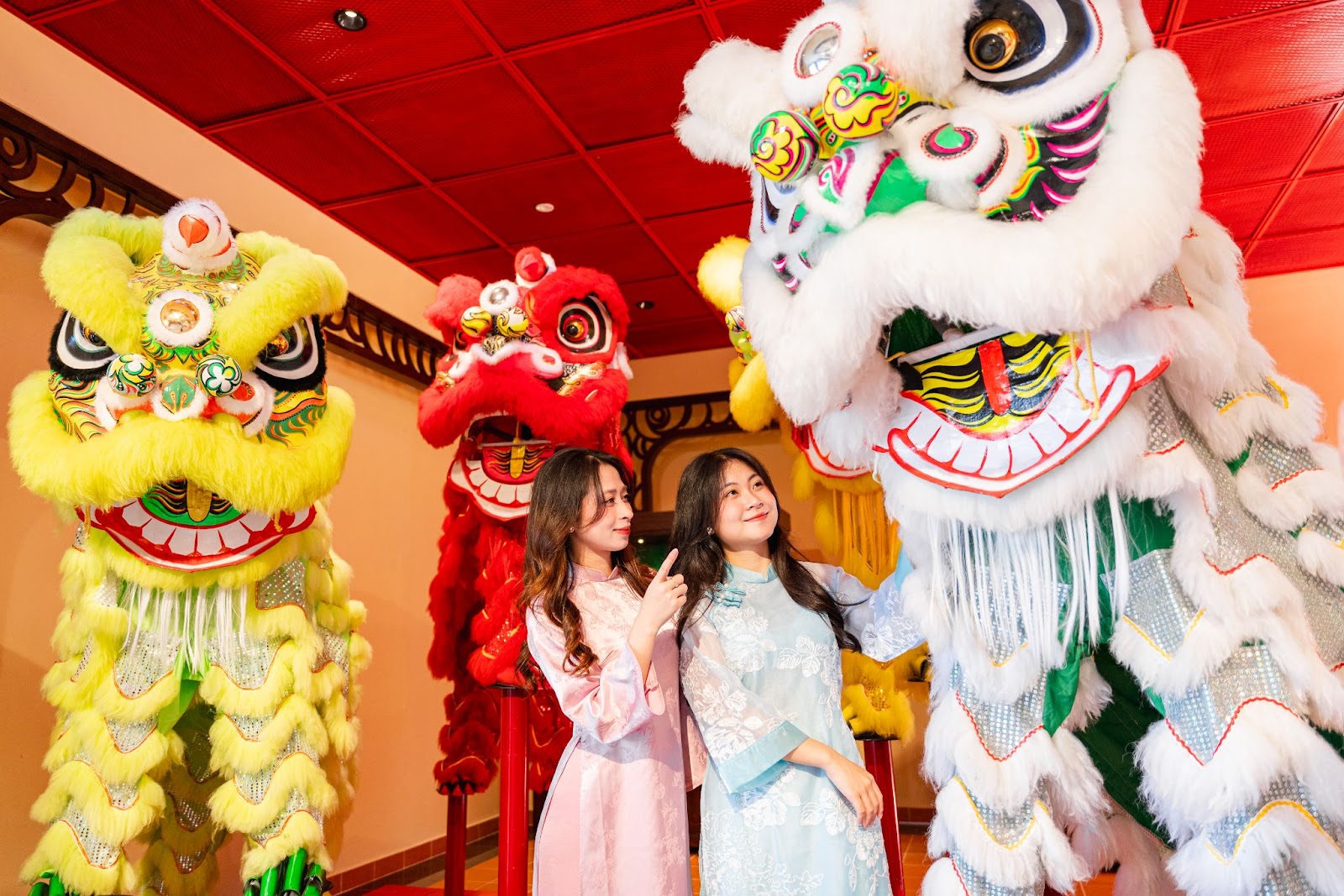 Không gian trưng bày nghệ thuật Lân – Sư – Rồng cũng tái hiện rõ nét không khí Tết cổ truyền.