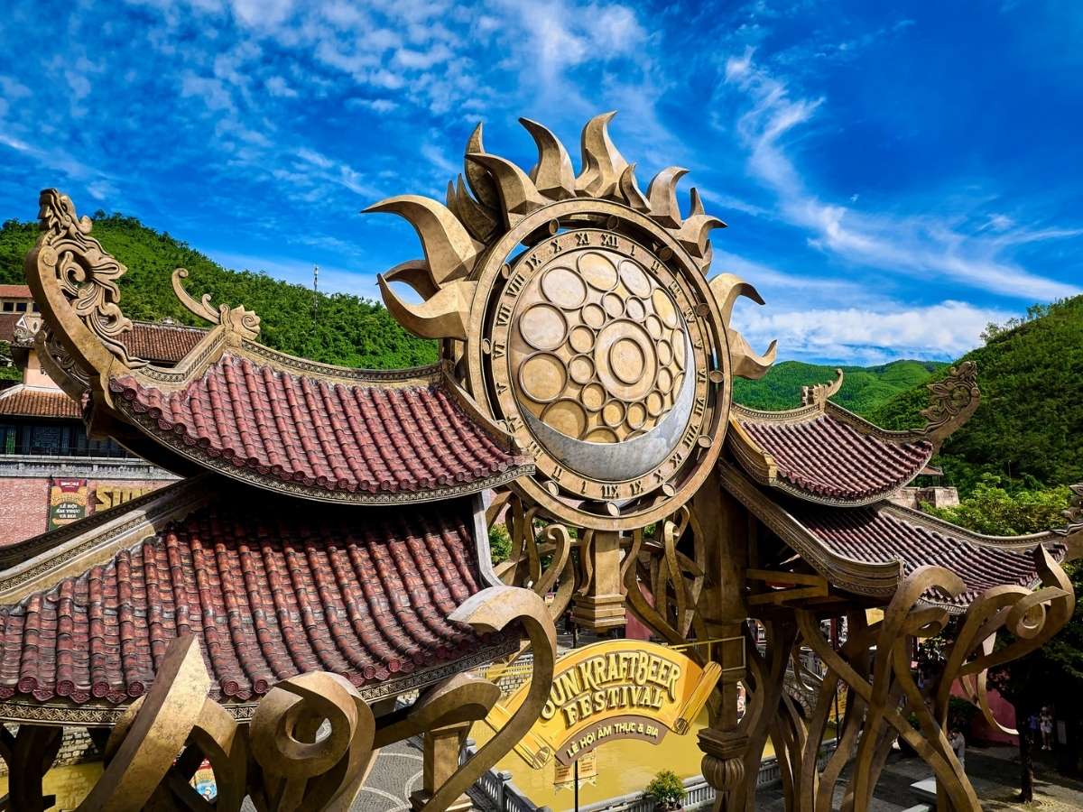 thiet-ke-dong-ho-long-ghep-tinh-te-bieu-tuong-chuyen-dong-cua-thoi-gian