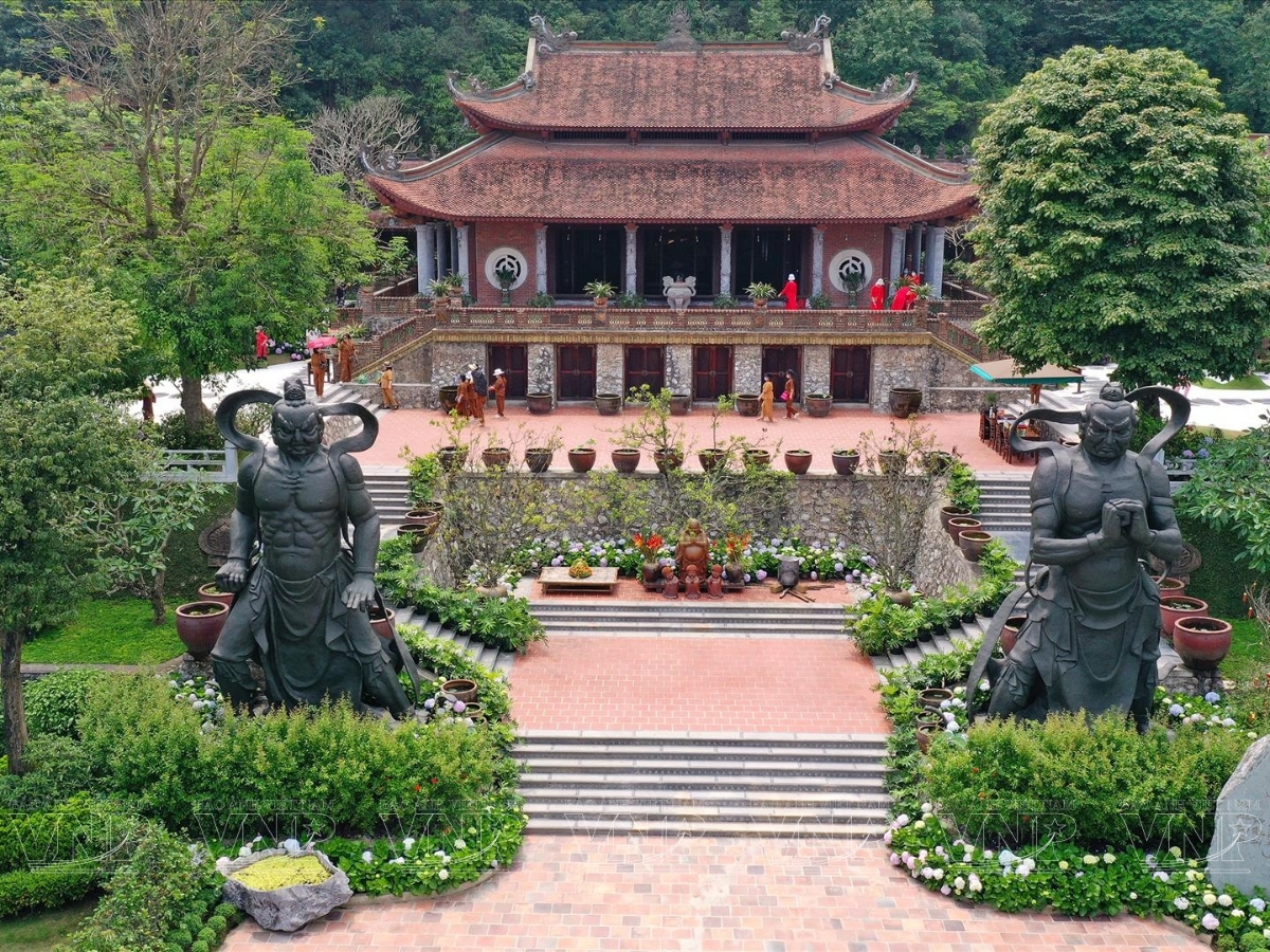 Tận hưởng không khí trong lành, bình yên tại Địa Tạng Phi Lai Tự