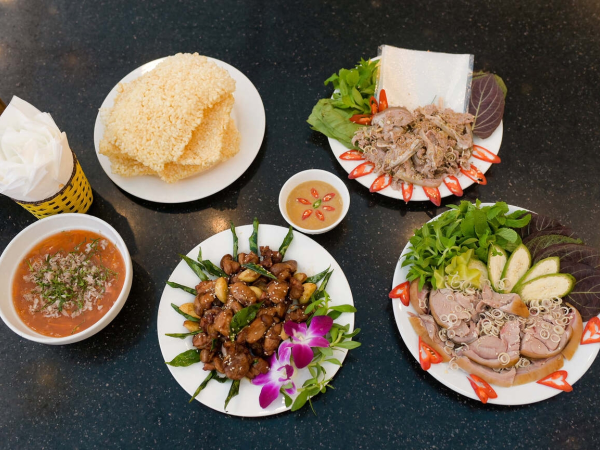 Các nhà hàng chuyên phục vụ thịt dê núi Kim Bảng với menu đa dạng, giá thành phải chăng