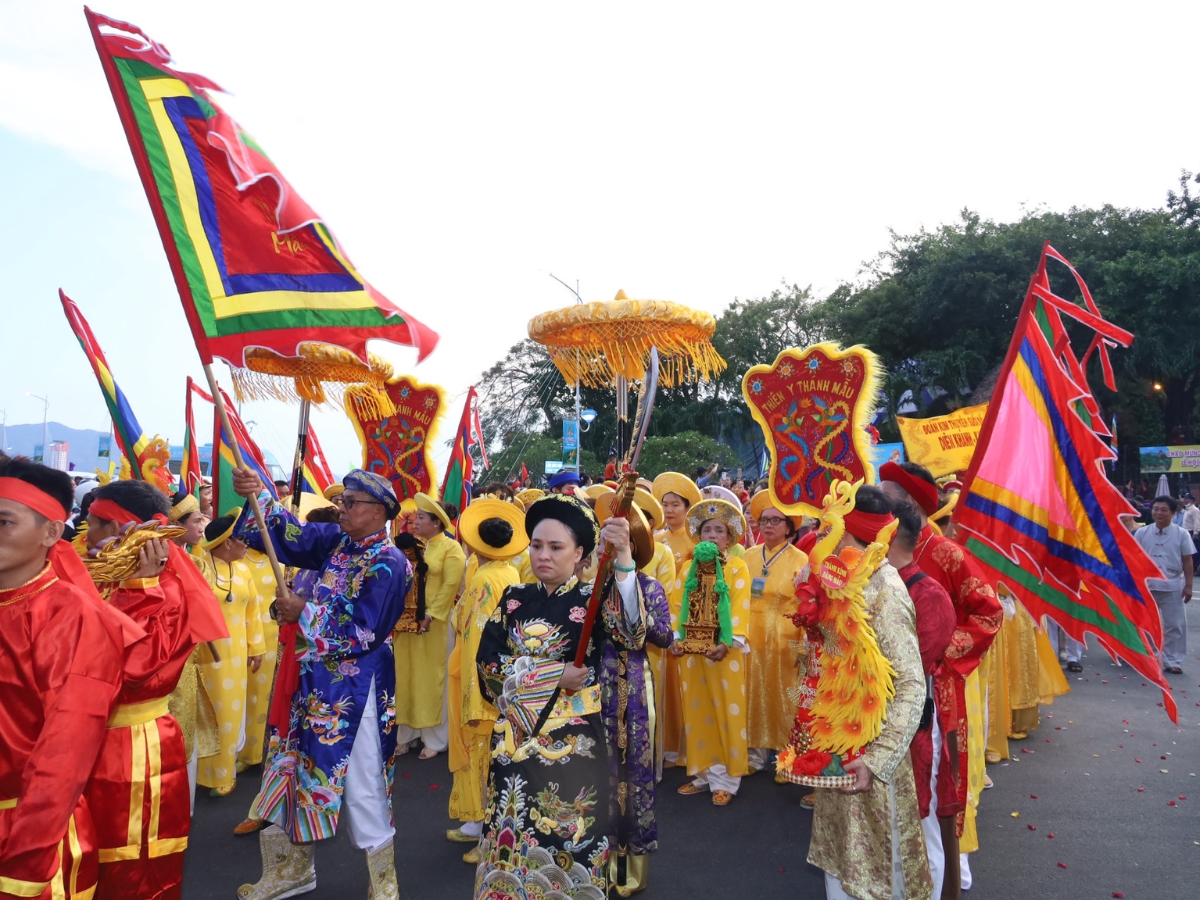 Hát dậm Quyển Sơn thường được tổ chức trong lễ hội Đền Trúc