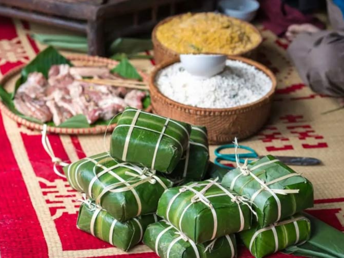 Du khách nên ghé các hộ gia đình tại phường Liêm Tuyền để mua được bánh chưng làng Đầm chuẩn vị