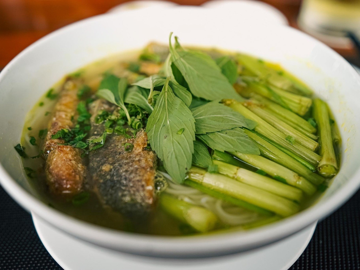 Nên đi vào khung giờ sớm để thưởng thức các món ăn sáng tại Phủ Lý mà không lo “cháy” thời gian