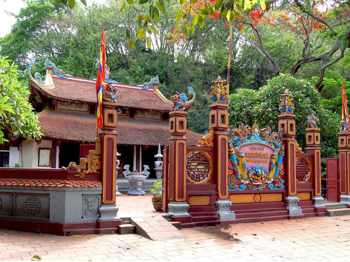 Đền Trương Hán Siêu là nơi tưởng niệm danh nhân văn hóa, nhà thơ nổi tiếng Ninh Bình