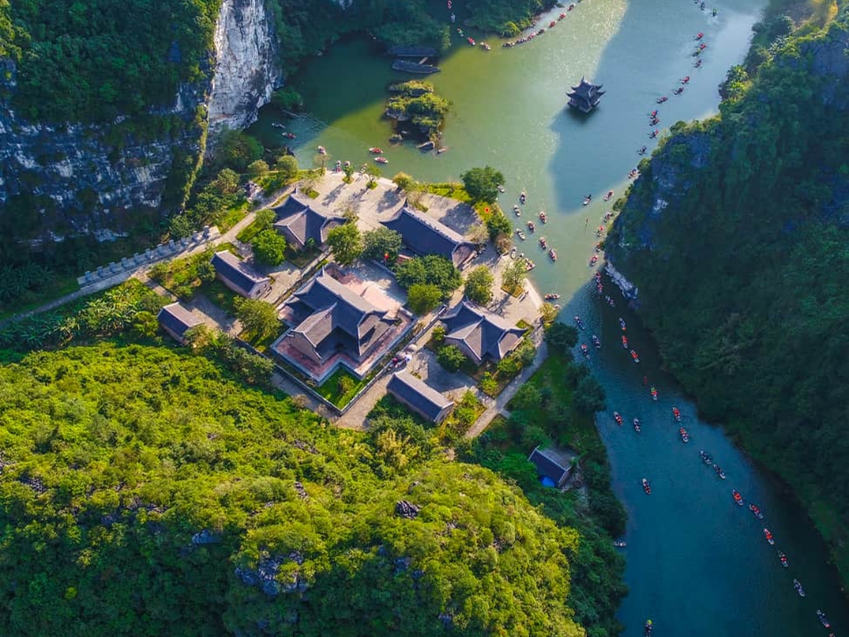 Chụp ảnh trong khung giờ chiều tà sẽ mang lại những bức ảnh ưng ý cho du khách.