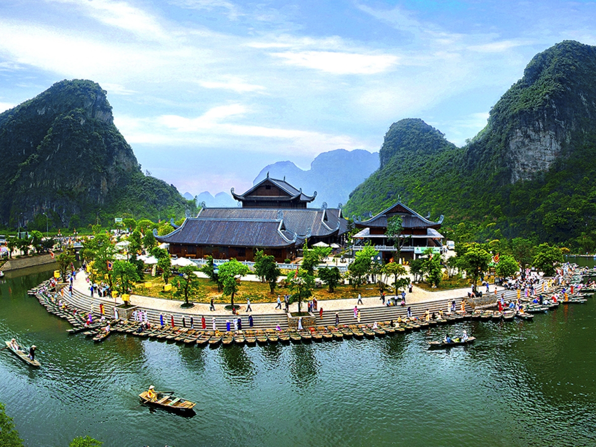 3 ngày 2 đêm là thời gian lý tưởng để thưởng ngoạn hết những danh lam thắng cảnh tại Ninh Bình.