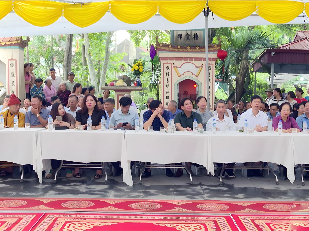 Lễ hội đền Bà Vũ thu hút đông đảo người tham gia