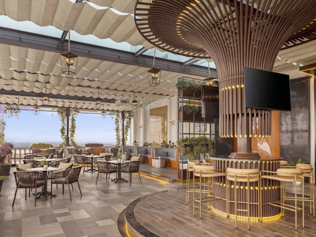 Có rất nhiều lựa chọn chỗ nghỉ xung quanh Đền Trần Thương cho du khách muốn ở lại qua đêm