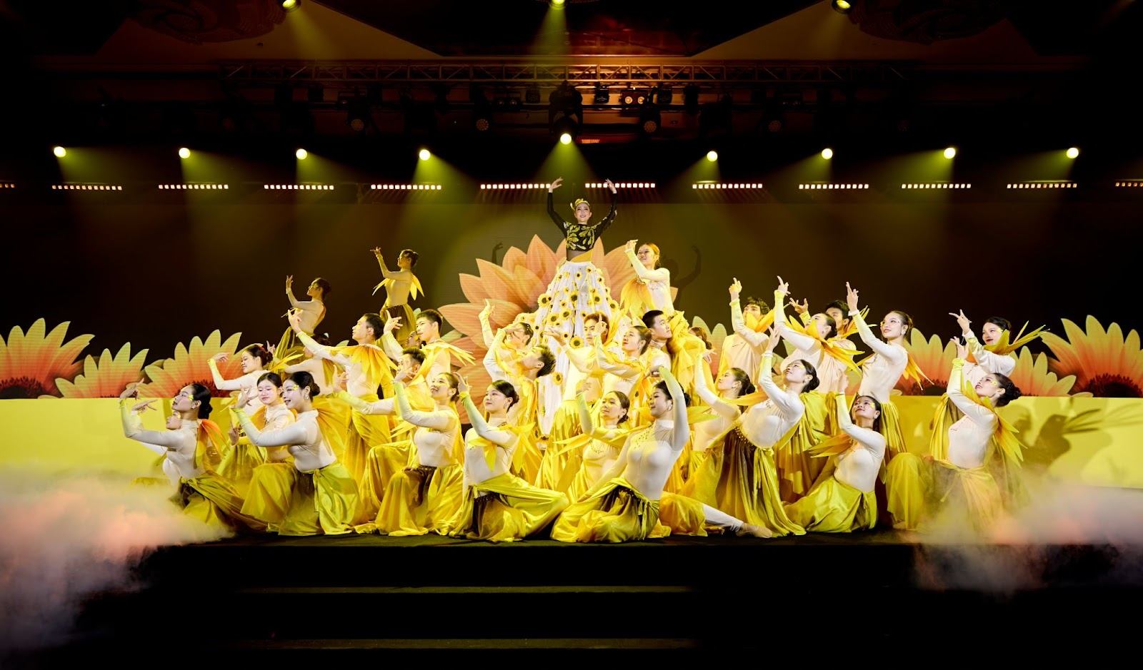 Tối 15/10, Tập đoàn Sun Group chính thức tổ chức lễ ra mắt hãng hàng không Sun PhuQuoc Airways với chủ đề “Bản giao hưởng Ánh dương”.