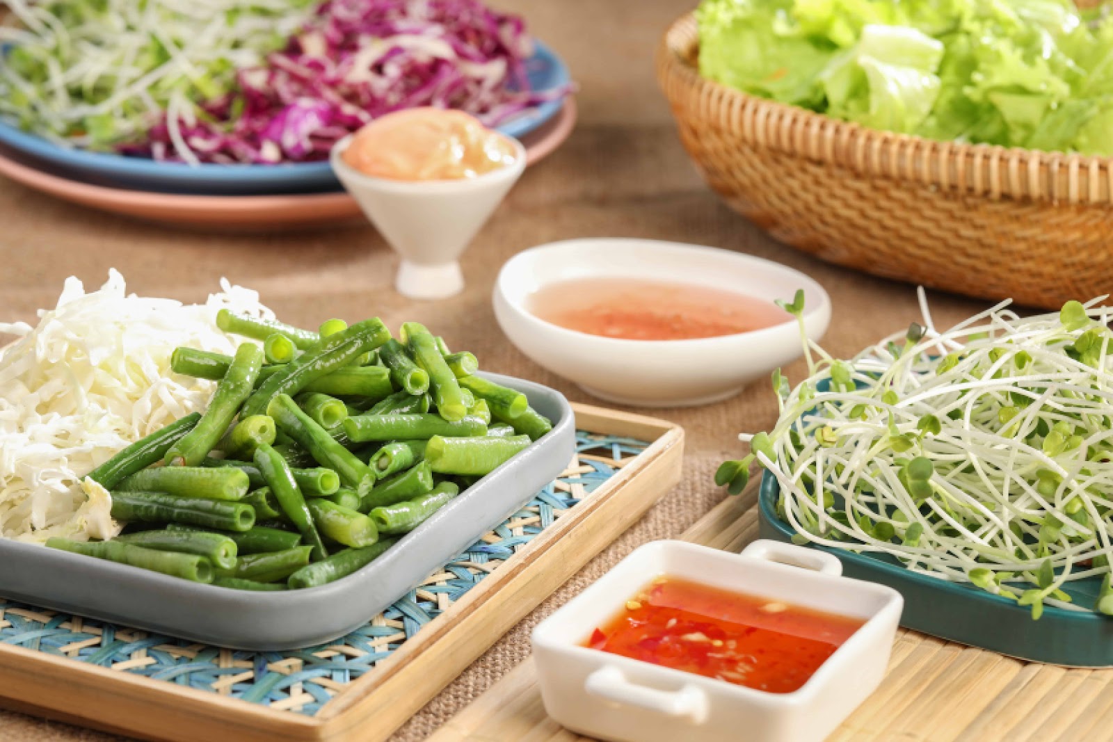 Du khách có thể thưởng thức món ăn truyền thống tại nhà hàng Coconut Garden.