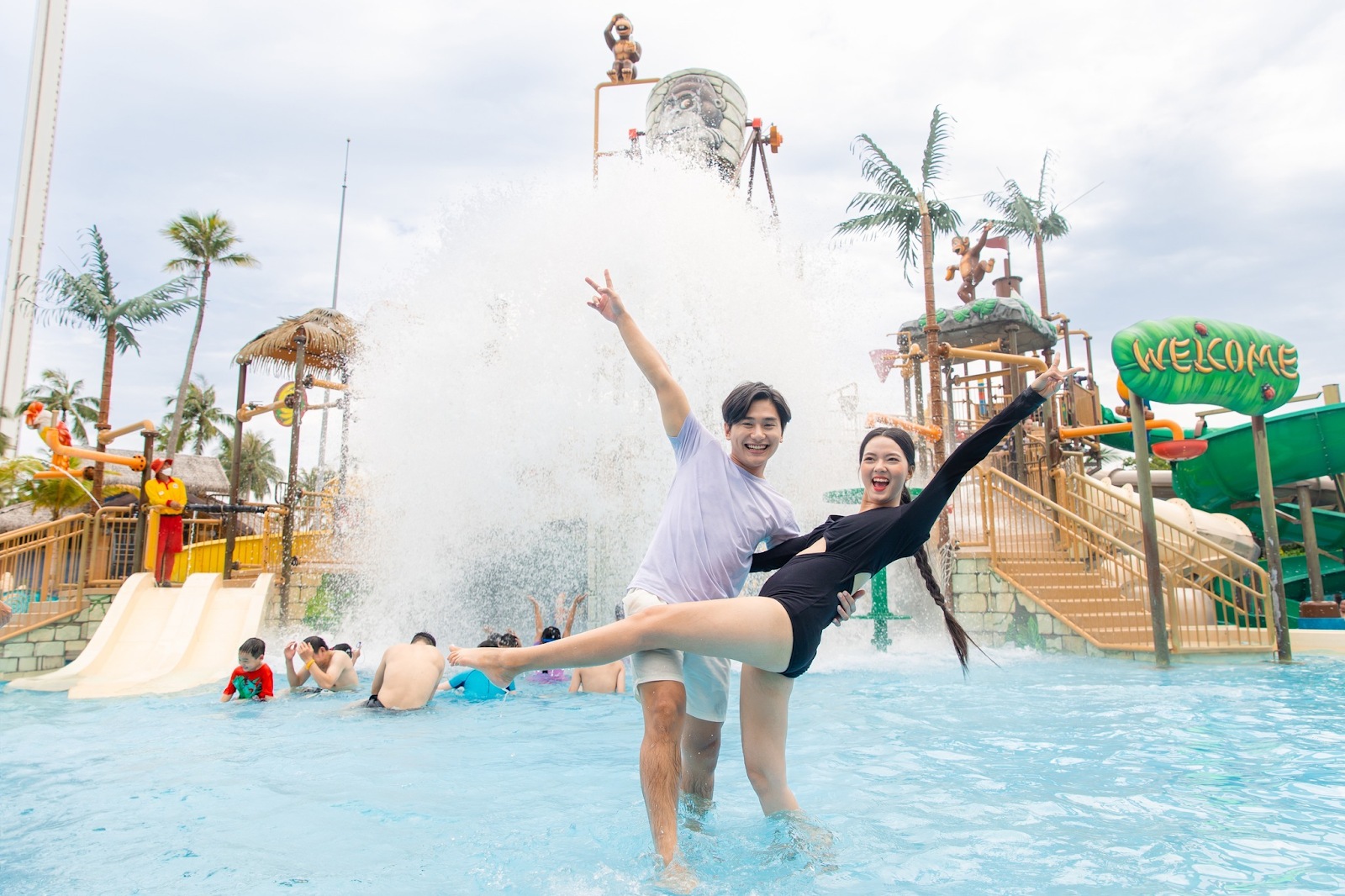 Công viên nước Aquatopia là điểm đến thú vị trên đảo Hòn Thơm.