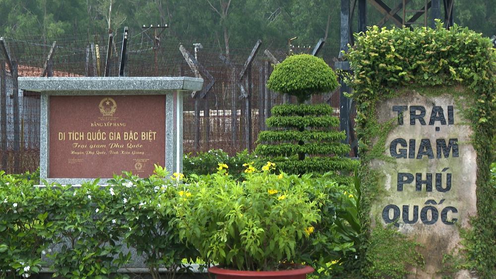 Nhà tù Phú Quốc là địa điểm du khách yêu khám phá lịch sử không nên bỏ qua.