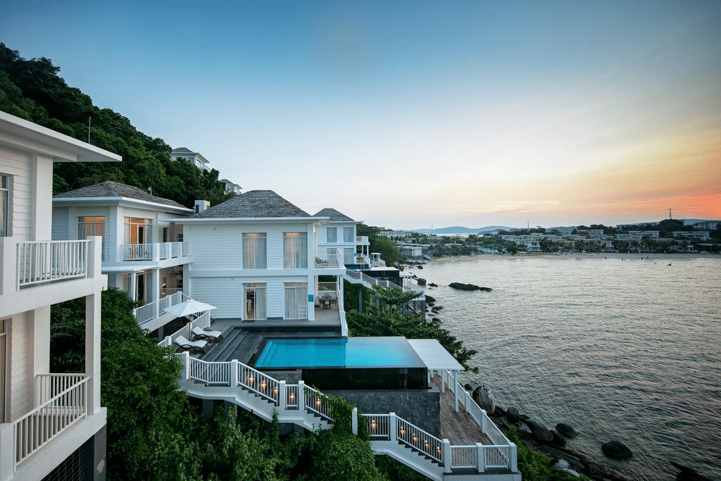 Premier Residences Phu Quoc Emerald Bay với tầm nhìn toàn cảnh ra biển.