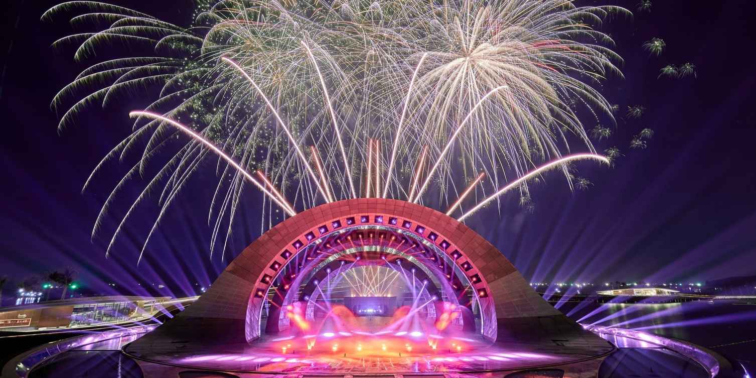 The Kiss of the Sea won a Guinness World Records as the largest permanent water projection theater in the world (Photo: Collected)