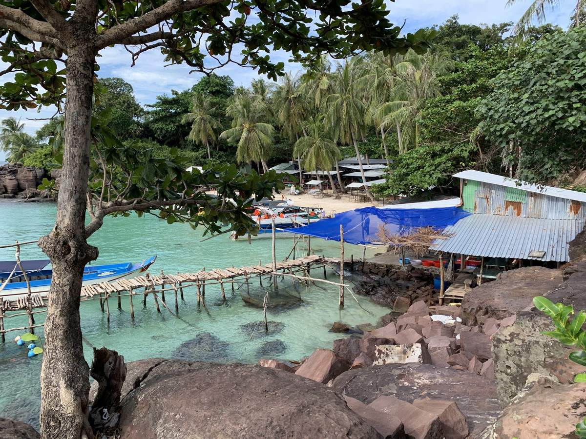 Mỗi hành động nhỏ của du khách sẽ góp phần giúp Hòn Móng Tay luôn sạch đẹp