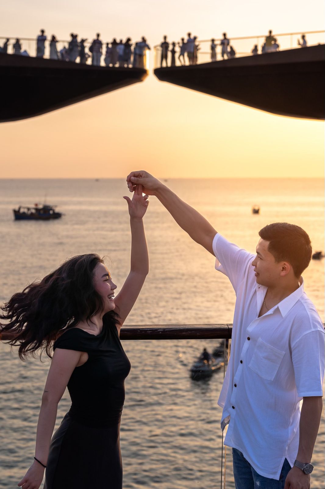 Kiss Bridge không chỉ để đi mà để yêu