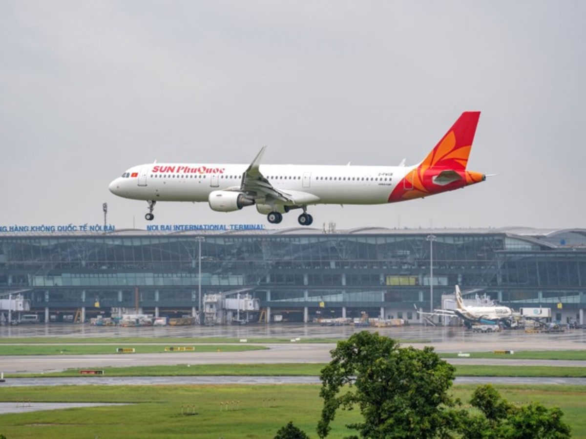 搭乘飞机前往富国岛既快捷又安全