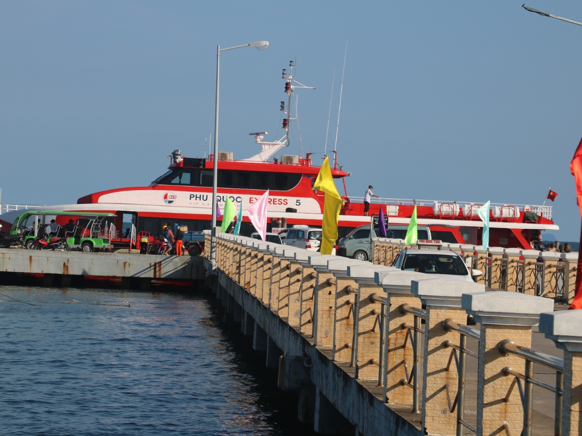 白望港是玉岛的重要海港之一。