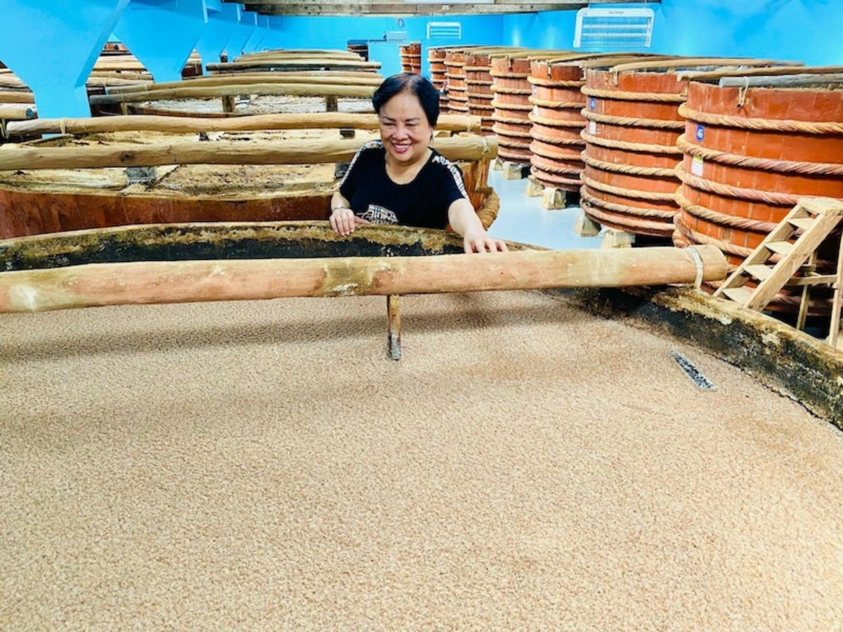 酿造过程是自然进行的，不添加任何化学物质或防腐剂