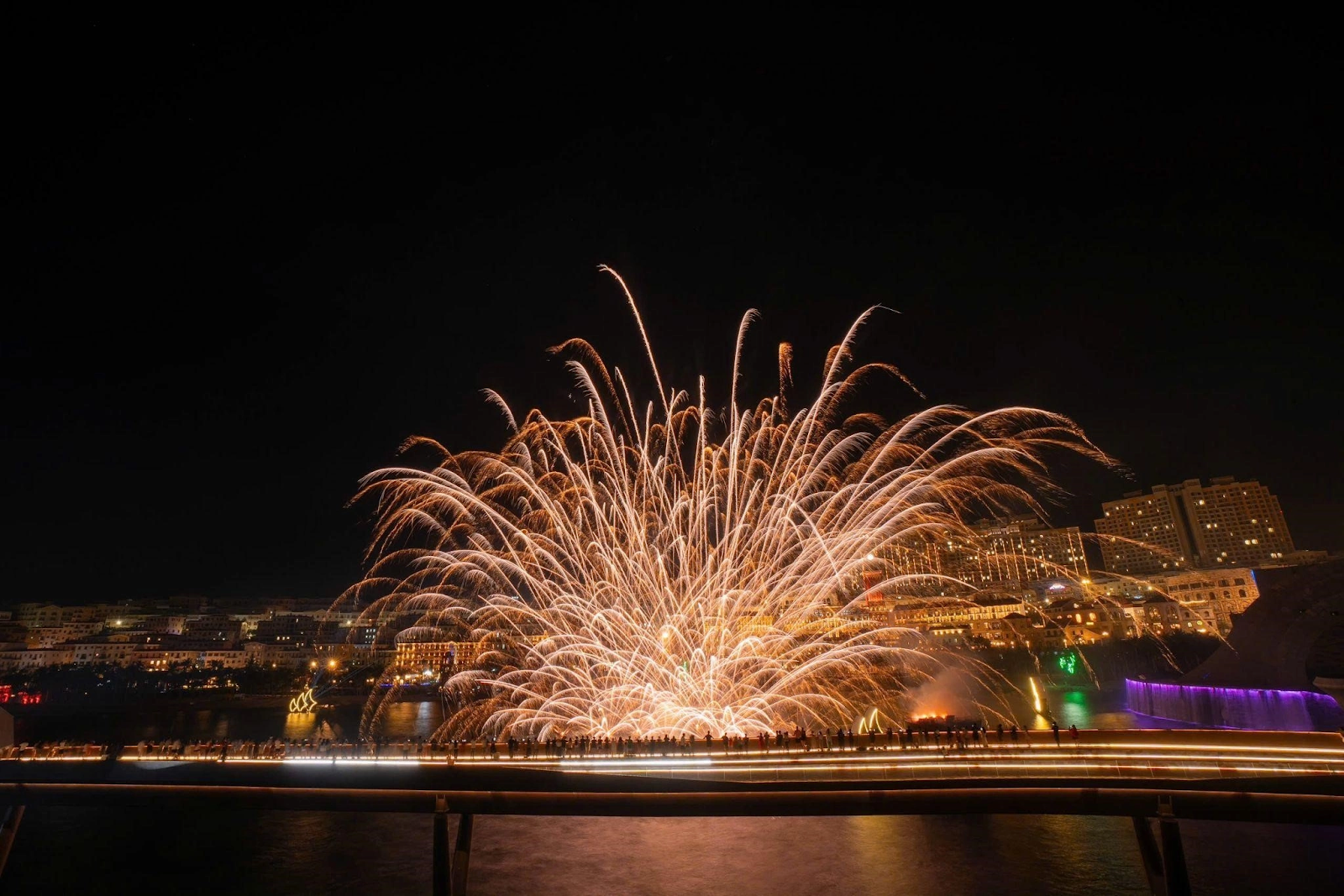 Posetioci mogu izabrati mesto za gledanje vatrometa prema svojim ličnim željama