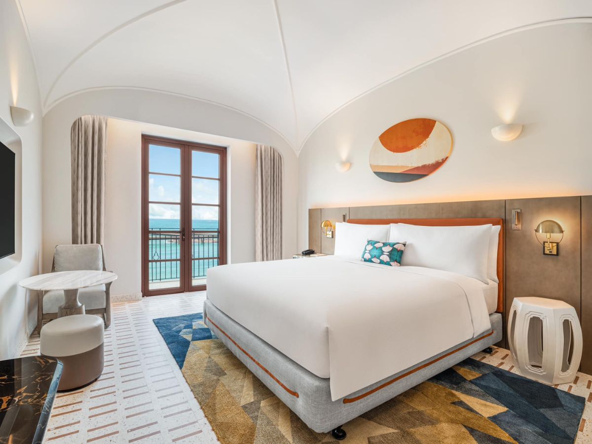 Phòng nghỉ với thiết kế hiện đại, đầy đủ tiện nghi.