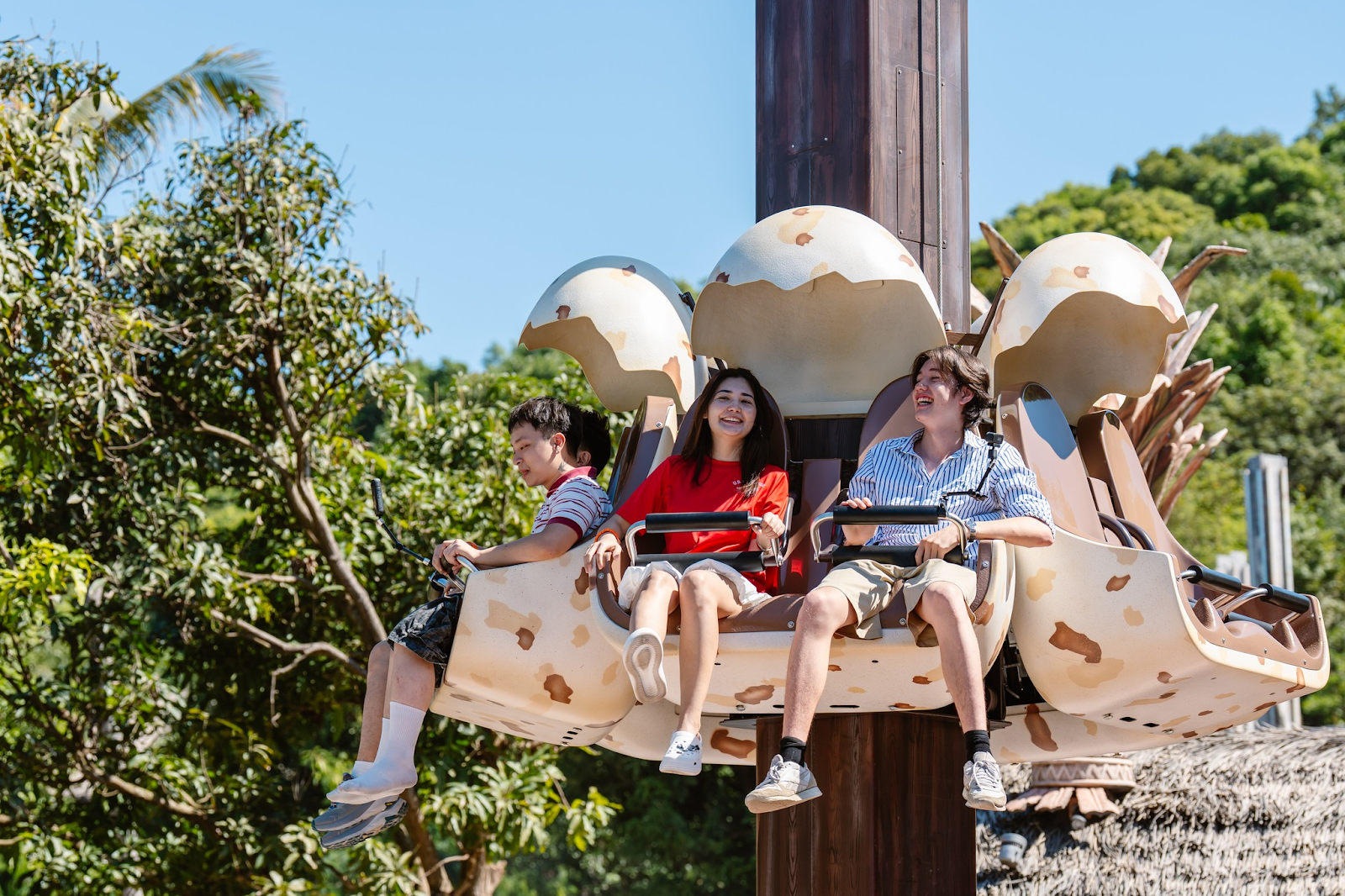 Du khách vui chơi tại Sun World Hon Thom