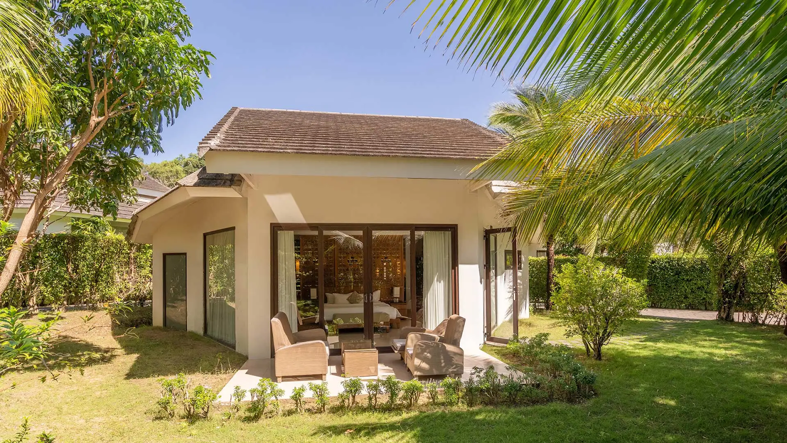 Căn hộ nghỉ dưỡng độc đáo tại The Shells Resort and Spa