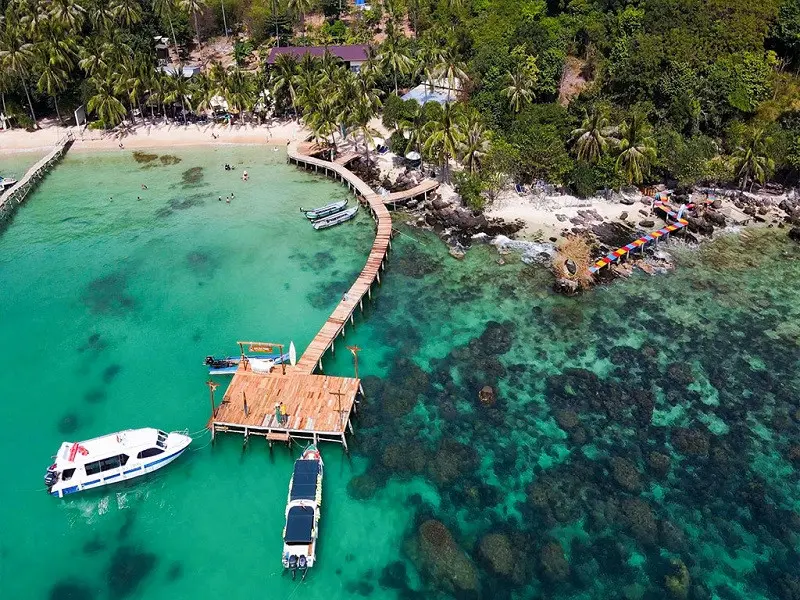 Nam đảo Phú Quốc sở hữu nhiều hòn đảo đẹp, thích hợp cho các trải nghiệm khám phá biển đảo (Nguồn: Sưu tầm)