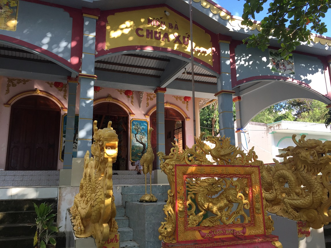 Miếu Bà Chúa Xứ Nam Du là điểm đến linh thiêng của hòn đảo.