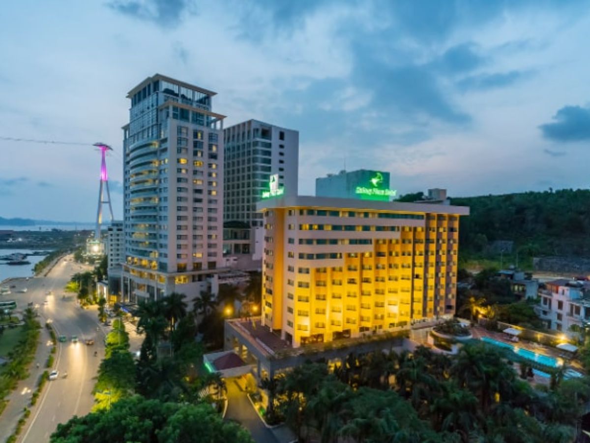 8-ha-long-plaza-voi-kien-truc-cao-oc-hien-dai.jpg