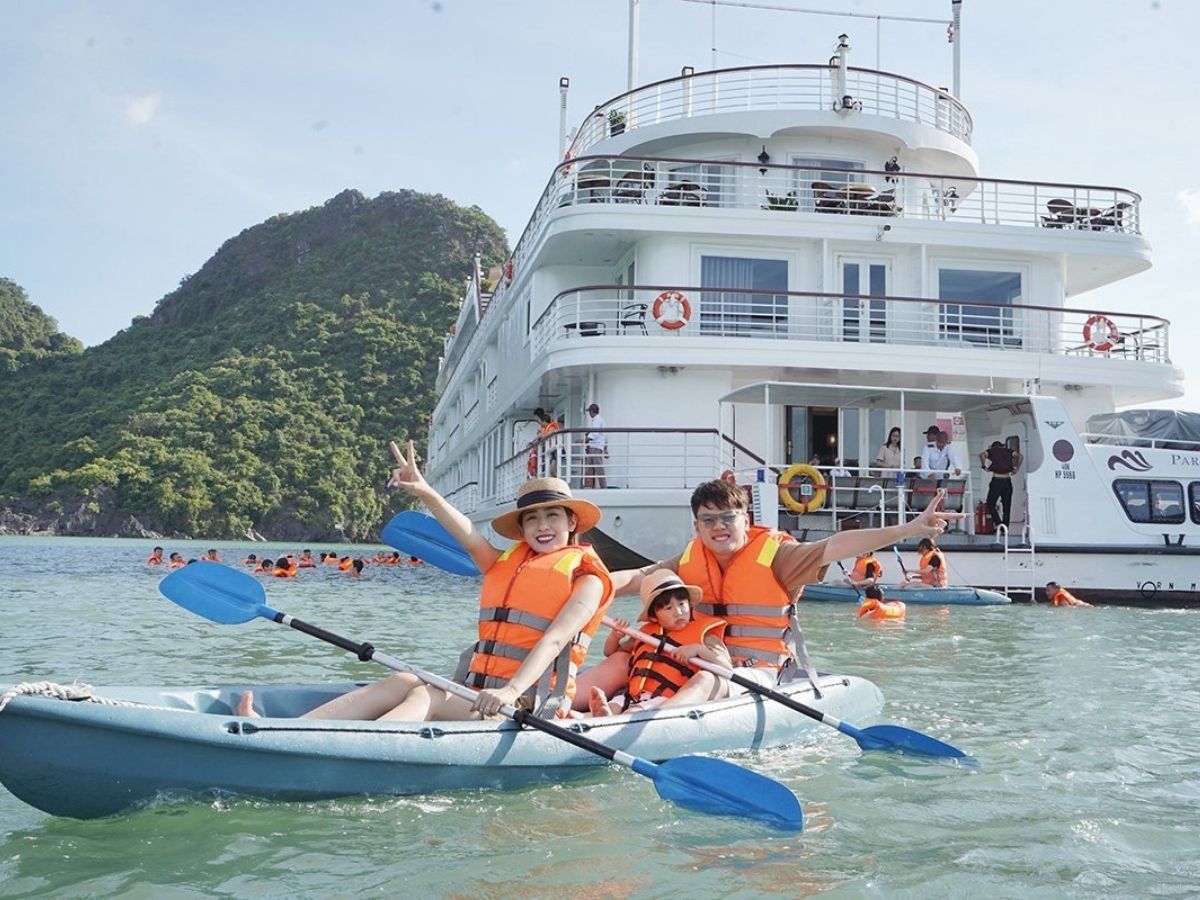 Tour du lịch Quảng Ninh 3 ngày 2 đêm được nhiều du khách đánh giá là khoảng thời gian vàng để trải nghiệm.