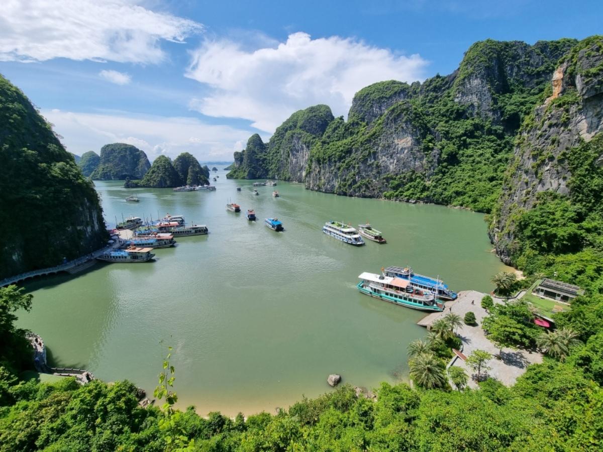 Vịnh Hạ Long kỳ quan thiên nhiên thế giới nhìn từ trên cao