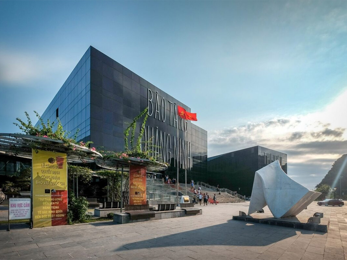 Dịch vụ hỗ trợ du khách từ Quảng Ninh đi Hạ Long