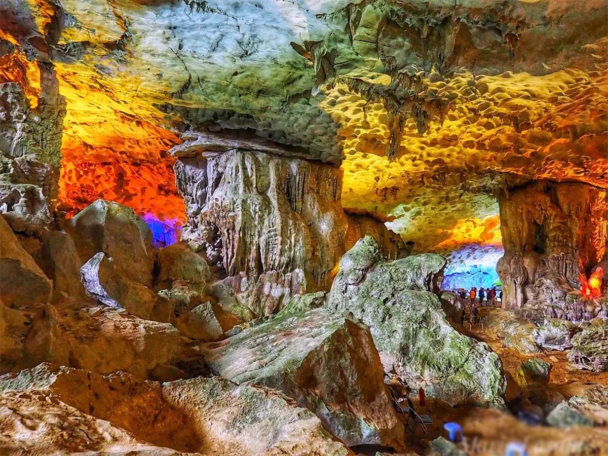 Giá vé, thời gian mở cửa của hang Sửng Sốt