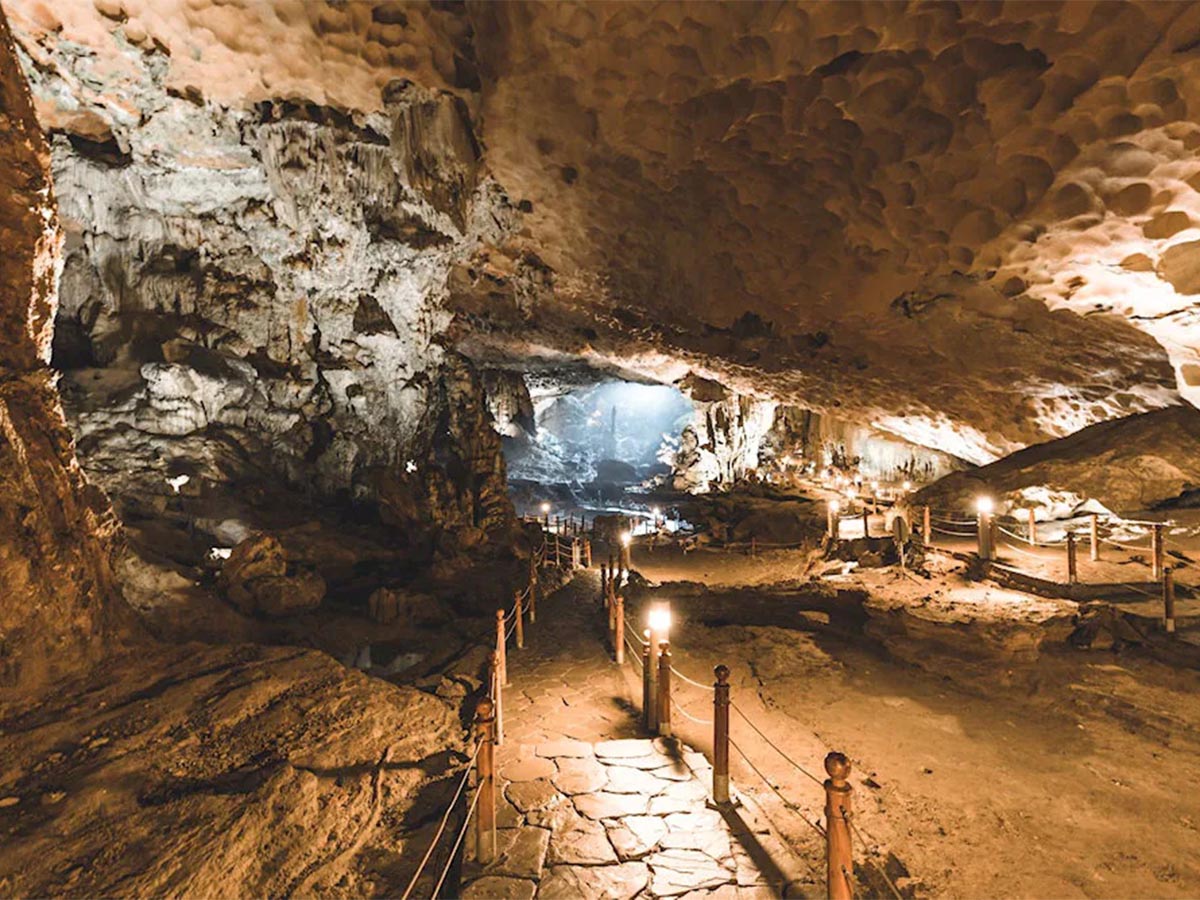 Kinh nghiệm và tips khi khám phá hang Sửng Sốt