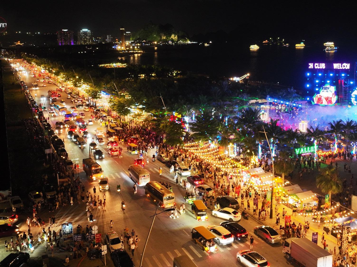 Chợ đêm Bãi Cháy thu hút khách du lịch và tạo điểm nhấn cho Hạ Long