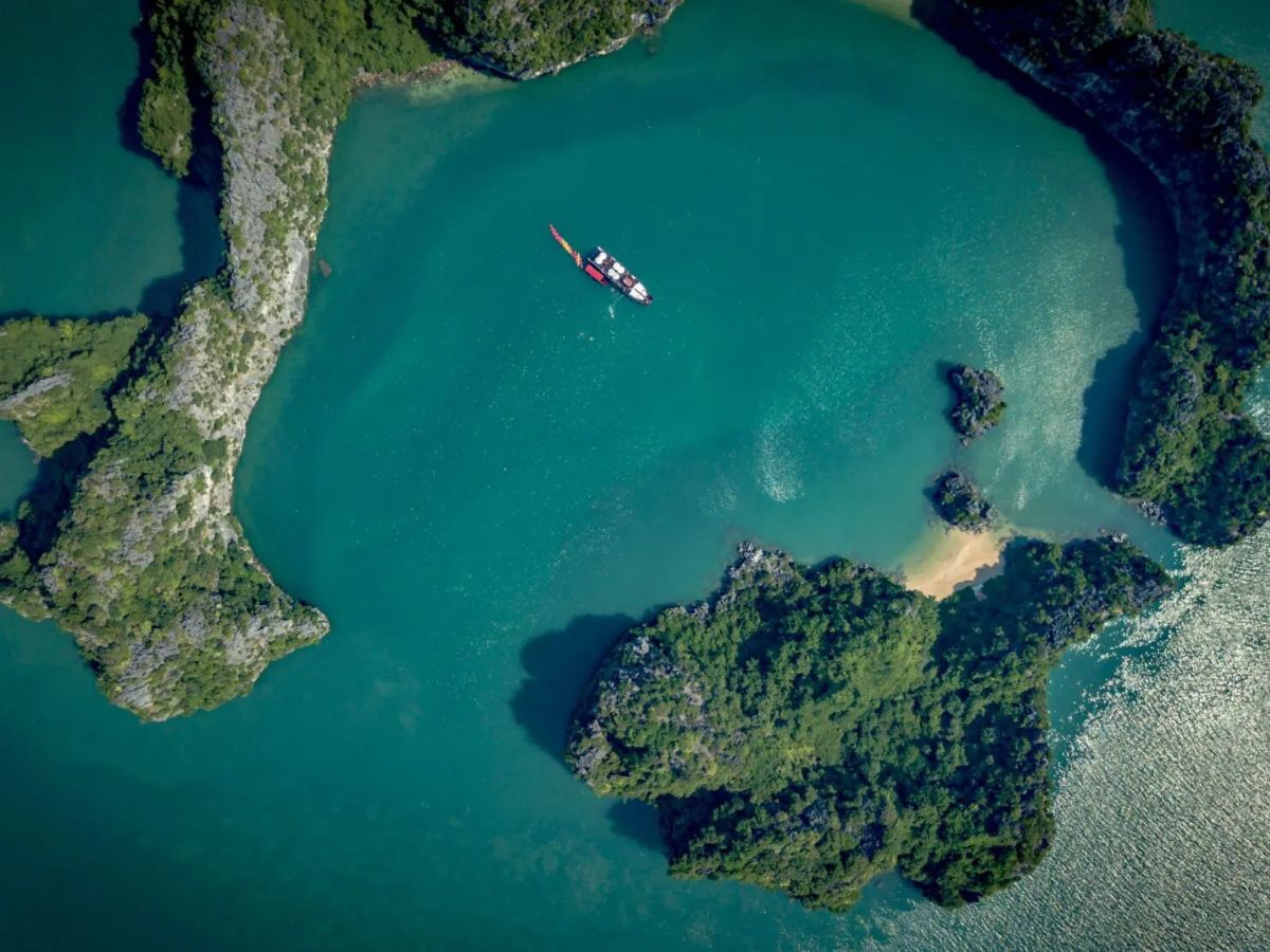 Tuân thủ các quy định an toàn khi đi vịnh Bái Tử Long